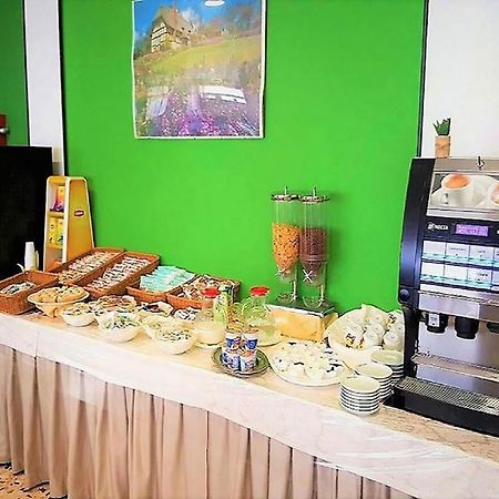 Hotel Berna Ріміні Екстер'єр фото